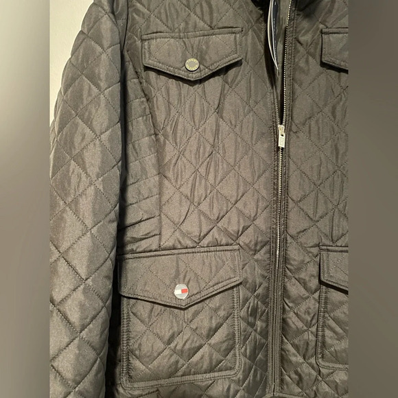 NWT Tommy Hilfiger Women’s Black Quilted Jacket size L - Picture 3 of 10